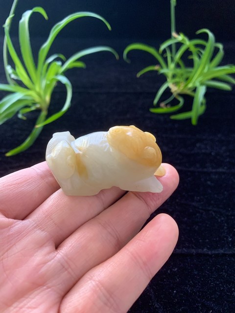 古玩玉器清代老翡翠雕“瑞獸”拍賣,當前價格13500元