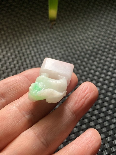 古玩玉器清代天然翡翠雕“獸鈕印章”拍賣,當前價格18500元