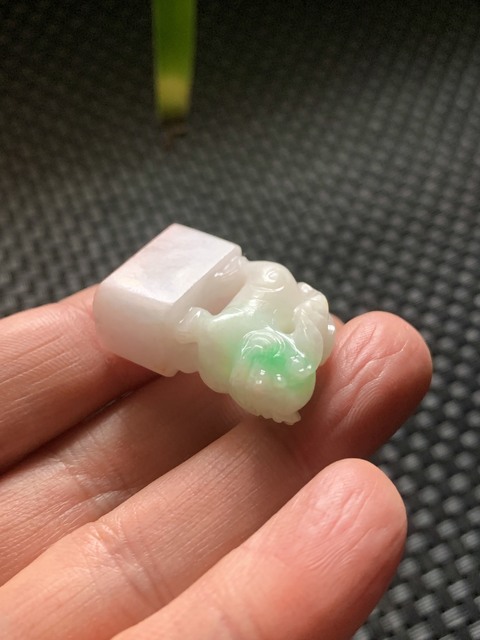 古玩玉器清代天然翡翠雕“獸鈕印章”拍賣,當前價格18500元
