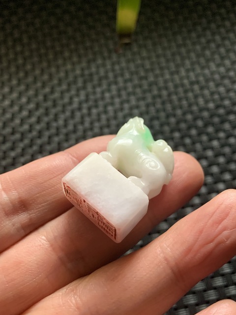 古玩玉器清代天然翡翠雕“獸鈕印章”拍賣,當前價格18500元