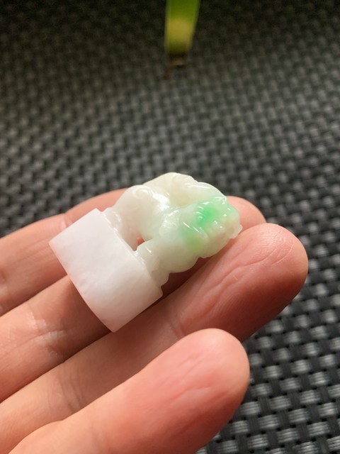 古玩玉器清代天然翡翠雕“獸鈕印章”拍賣,當前價格18500元