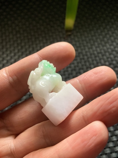 古玩玉器清代天然翡翠雕“獸鈕印章”拍賣,當前價格18500元