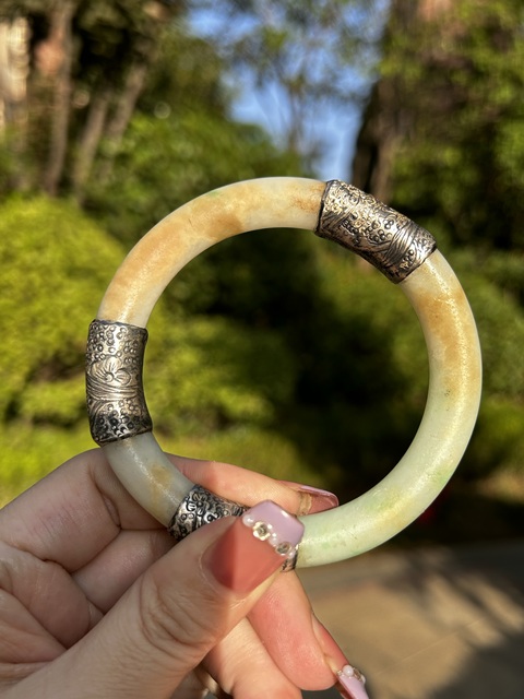 古玩玉器清代糯冰種老翡翠鐲子拍賣，當前價格4300元