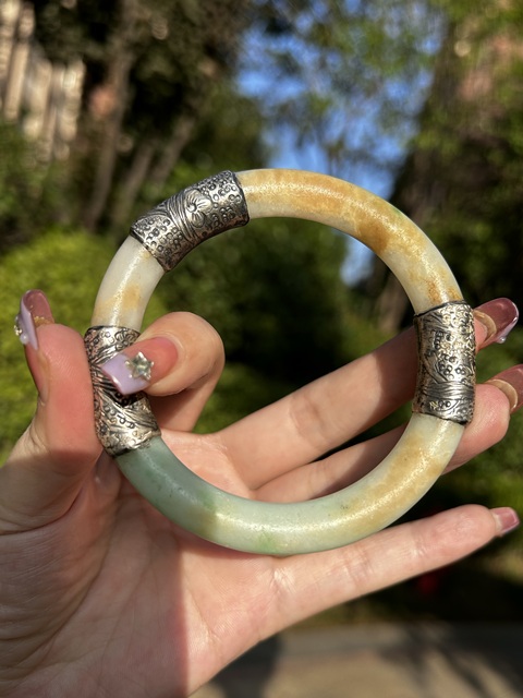 古玩玉器清代糯冰種老翡翠鐲子拍賣，當前價格4300元