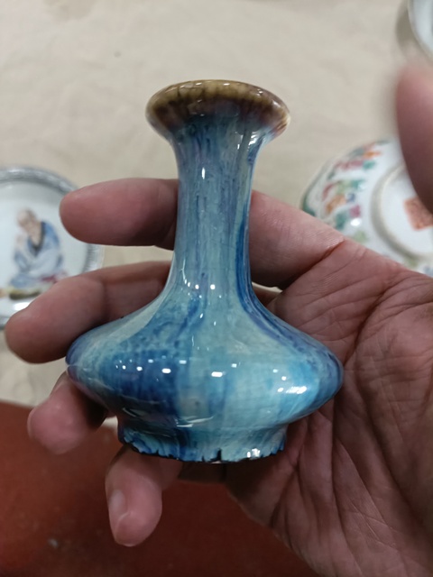 古玩陶瓷民國窯變釉長頸撇口荸薺瓶拍賣,當(dāng)前價(jià)格2888元