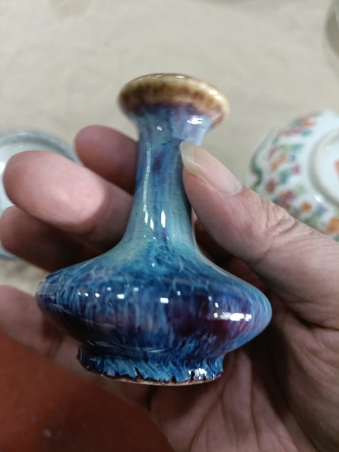 古玩陶瓷民國窯變釉長頸撇口荸薺瓶拍賣,當(dāng)前價(jià)格2888元