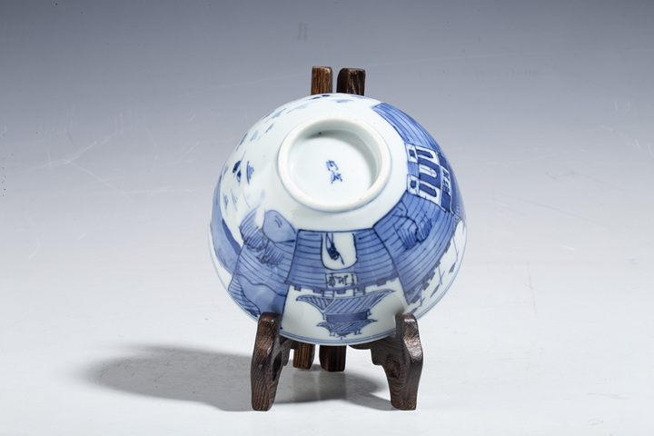 古玩陶瓷晚清·青花滕王閣章江門山水圖小碗拍賣，當(dāng)前價(jià)格4000元