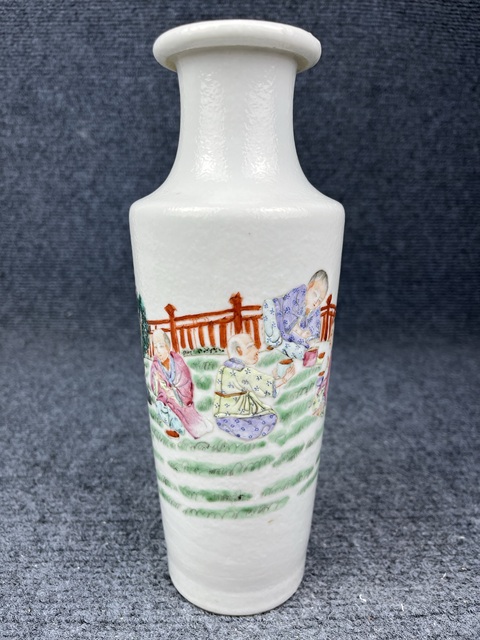 古玩陶瓷民國(guó)粉彩嬰戲紋卷口賞瓶拍賣,當(dāng)前價(jià)格6588元