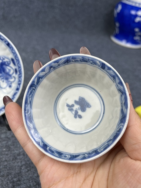 古玩陶瓷青花瓜棱開窗博古花卉紋杯碟套拍賣,當前價格1688元