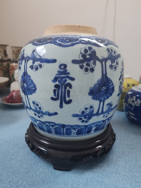 古玩陶瓷清乾隆時期青花花卉圖案罐拍賣，當前價格4280元
