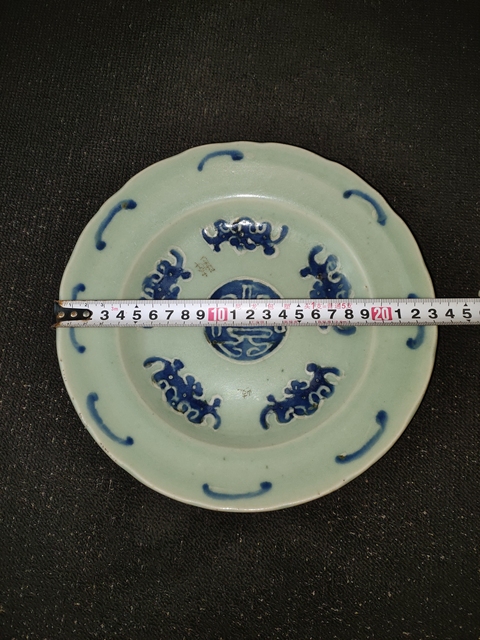 古玩陶瓷【清中】豆青釉青花五福捧壽盤【傳世佳品】拍賣,當前價格0元