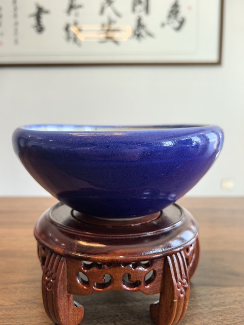 古玩陶瓷乾隆祭藍(lán)釉缽式小爐拍賣，當(dāng)前價格1380元