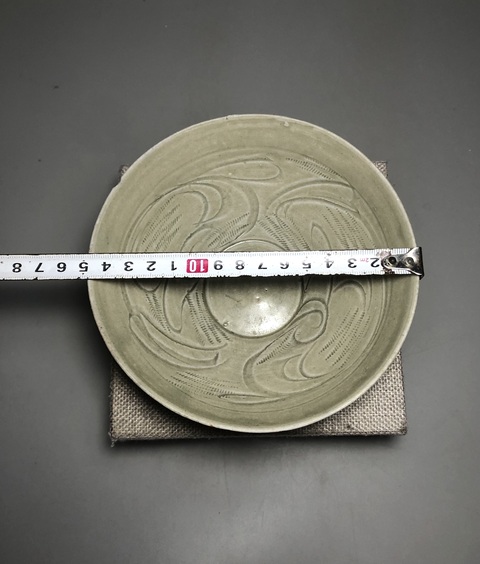 古玩陶瓷（精品宋代）青釉刻花紋碗拍賣，當(dāng)前價(jià)格2888元