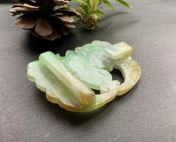 古玩玉器清代天然翡翠雕“福意綿綿”帶扣拍賣，當(dāng)前價格55000元