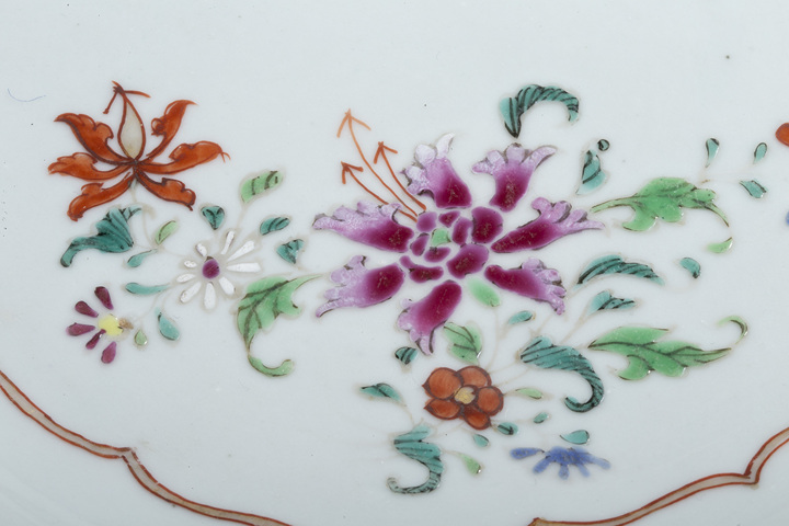 古玩陶瓷清乾隆·粉彩花卉紋折沿盤拍賣，當(dāng)前價(jià)格1900元