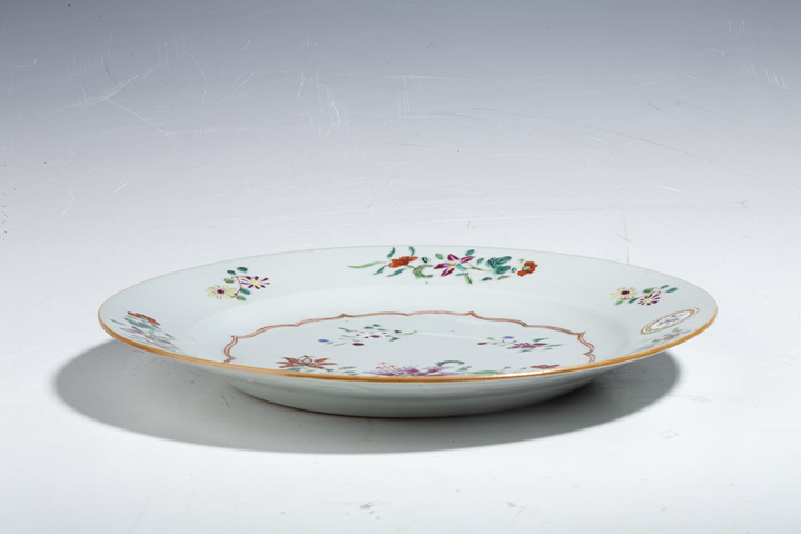 古玩陶瓷清乾隆·粉彩花卉紋折沿盤拍賣，當(dāng)前價(jià)格1900元