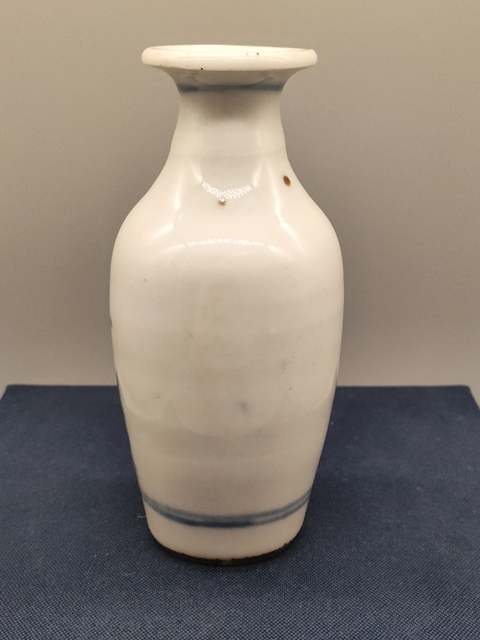 古玩陶瓷清中期,青花山水紋賞瓶,柳葉瓶拍賣,當(dāng)前價格1600元