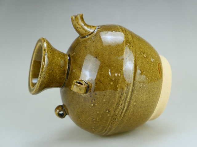 古玩陶瓷明代·茶葉末釉三系執(zhí)壺拍賣，當(dāng)前價(jià)格690元