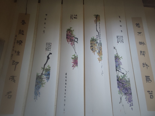 古玩字畫手工精裱河南名家孫朋飛花卉六屏拍賣，當(dāng)前價(jià)格2688元