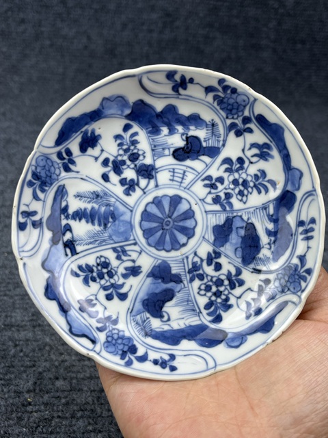 古玩陶瓷青花開窗花卉紋小盤拍賣,當(dāng)前價(jià)格888元