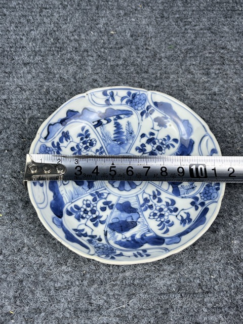古玩陶瓷青花開窗花卉紋小盤拍賣,當(dāng)前價(jià)格888元