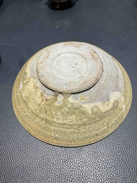 古玩陶瓷【五代十國】越窯青釉玉壁底碗【館藏級】拍賣,當前價格0元