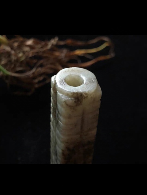 古玩玉器明代和田玉雕“琮式勒”拍賣,當(dāng)前價(jià)格42000元
