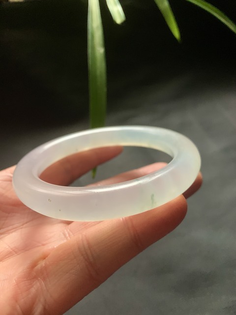 古玩玉器清代天然翡翠手鐲拍賣，當前價格150000元