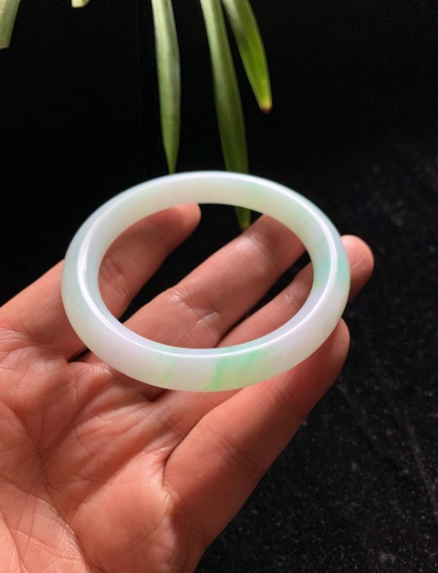古玩玉器清代天然翡翠手鐲拍賣,當前價格28000元