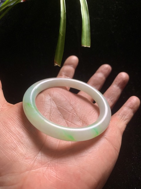 古玩玉器清代天然翡翠手鐲拍賣，當(dāng)前價格42000元