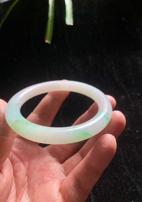 古玩玉器清代天然翡翠手鐲拍賣，當(dāng)前價格42000元