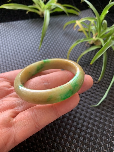 古玩玉器天然翡翠手鐲拍賣，當(dāng)前價(jià)格65000元