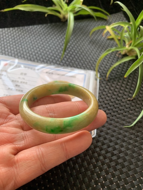 古玩玉器天然翡翠手鐲拍賣，當(dāng)前價(jià)格65000元