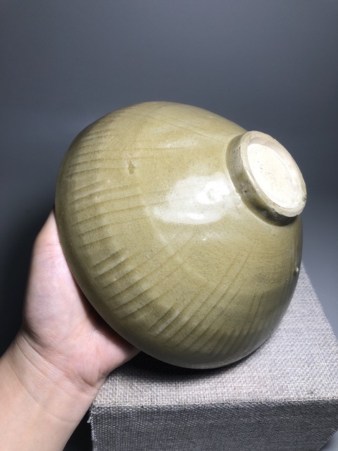 古玩陶瓷(宋代細路精品)青釉刻花紋大碗拍賣,當前價格2888元