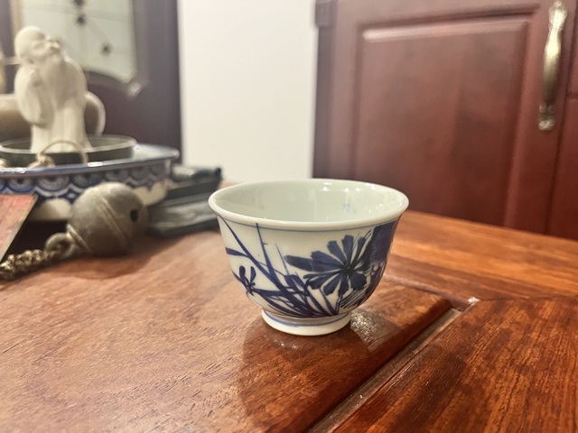 古玩陶瓷清代花卉紋青花杯拍賣，當前價格200元