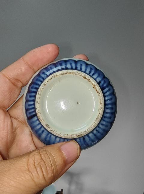 古玩陶瓷清中晚期青花人物印泥盒拍賣,當前價格1888元