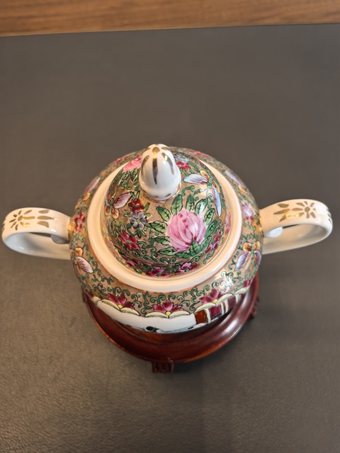 古玩陶瓷民國人物故事紋雙耳壺拍賣，當前價格450元