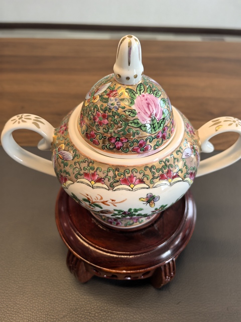 古玩陶瓷民國人物故事紋雙耳壺拍賣，當前價格450元