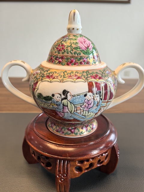 古玩陶瓷民國人物故事紋雙耳壺拍賣，當前價格450元