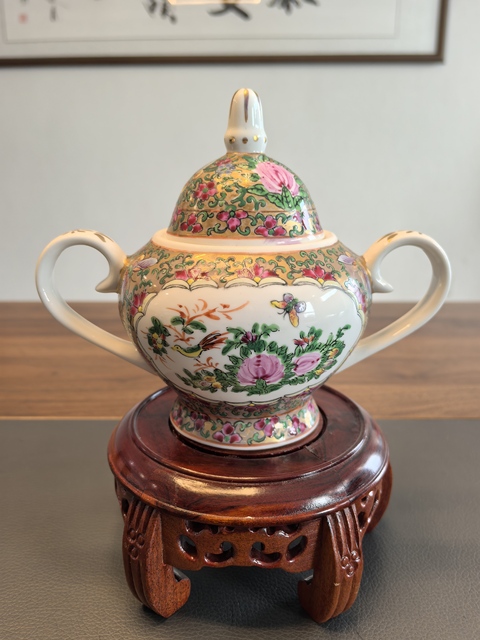 古玩陶瓷民國人物故事紋雙耳壺拍賣，當前價格450元