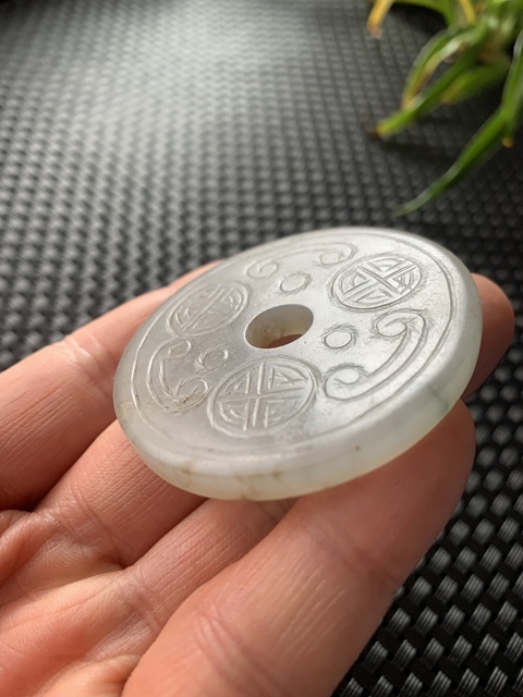 古玩玉器清代天然翡翠雕“團壽紋璧”拍賣,當前價格4800元