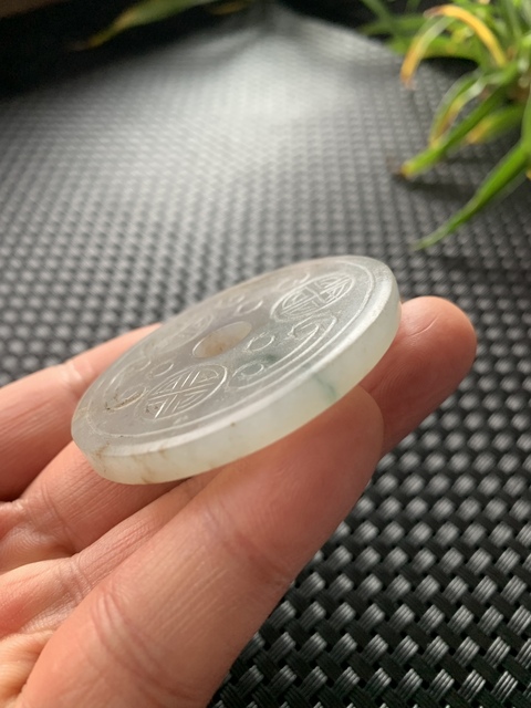 古玩玉器清代天然翡翠雕“團壽紋璧”拍賣,當前價格4800元