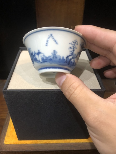 古玩陶瓷（館藏級）清-康熙-山水風景-高士圖-青花品茗杯拍賣，當前價格1106元