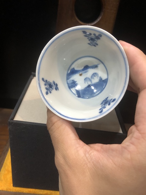 古玩陶瓷（館藏級）清-康熙-山水風景-高士圖-青花品茗杯拍賣，當前價格1106元