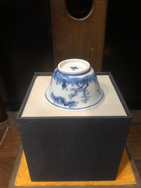 古玩陶瓷（館藏級）清-康熙-山水風景-高士圖-青花品茗杯拍賣，當前價格1106元