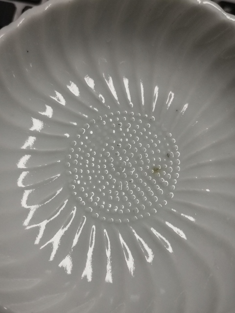 古玩陶瓷德化窯白釉印花盤拍賣，當前價格666元