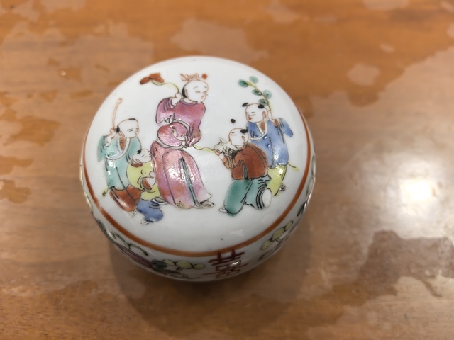 古玩陶瓷五子登科粉彩蓋盒拍賣，當前價格900元