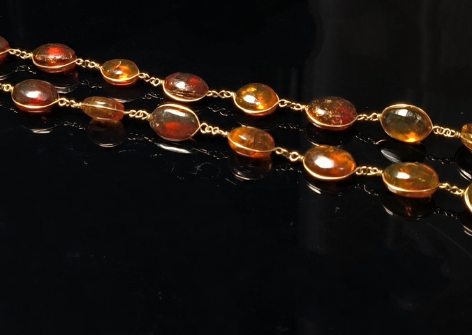 古玩玉器清代天然琥珀項鏈拍賣，當前價格5200元