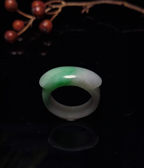 古玩玉器（放漏拍）清代天然翡翠“馬鞍戒”拍賣，當前價格550元