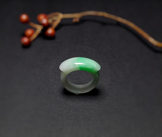 古玩玉器（放漏拍）清代天然翡翠“馬鞍戒”拍賣，當前價格550元